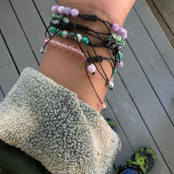 Cherry Quartz Adjustable Gemstone Bead Bracelet 6mm - Picture 4 of 4